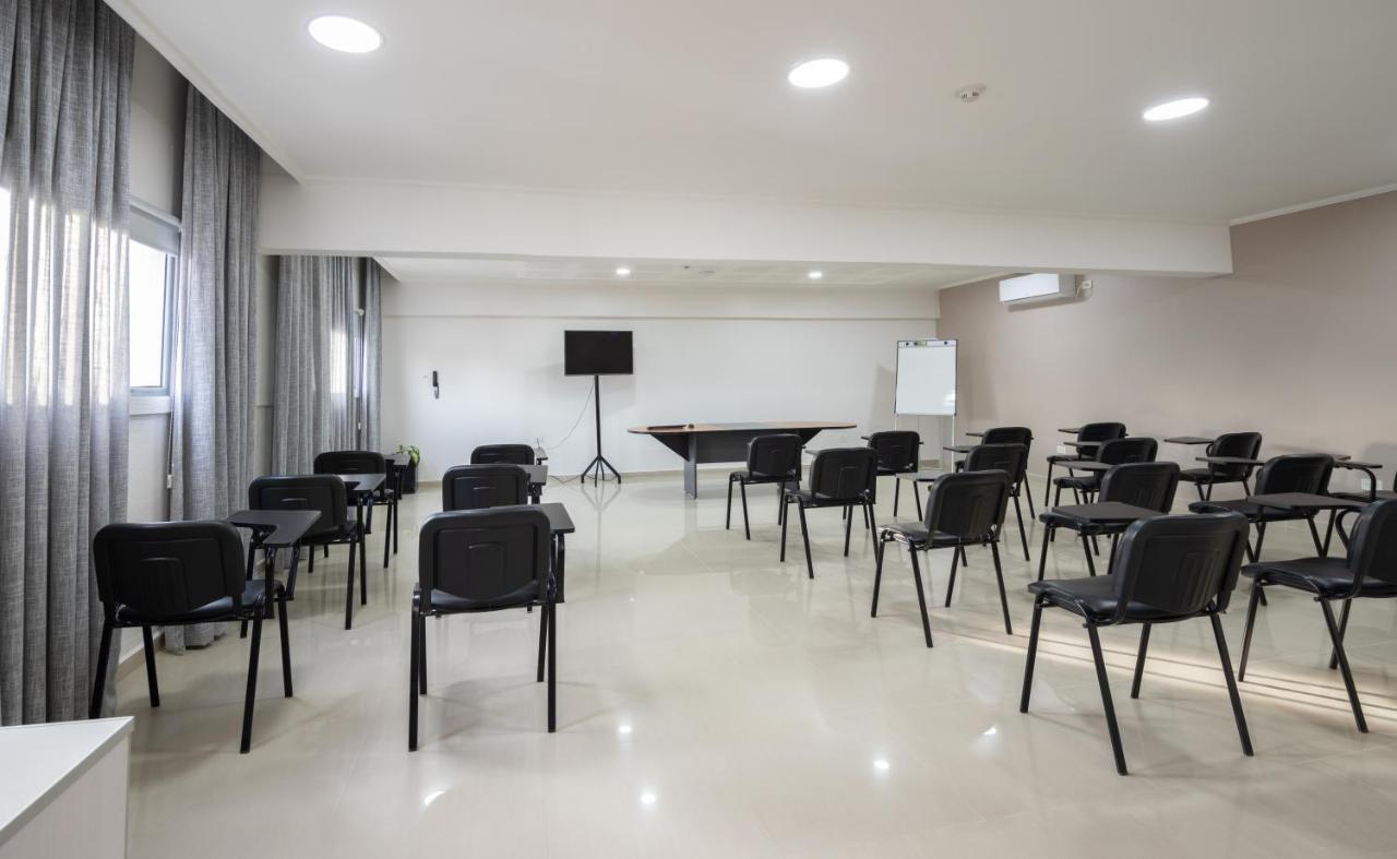 Apart Hotel Rivadavia 815 네우퀜 외부 사진