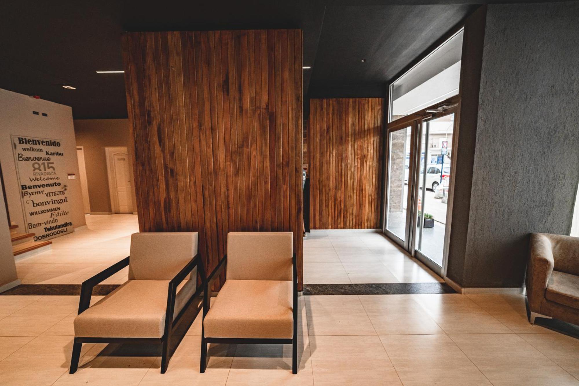 Apart Hotel Rivadavia 815 네우퀜 외부 사진