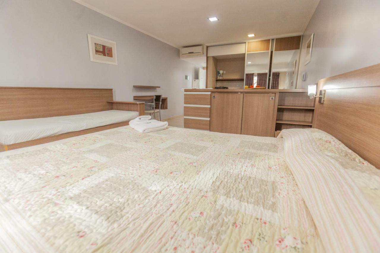 Apart Hotel Rivadavia 815 네우퀜 외부 사진