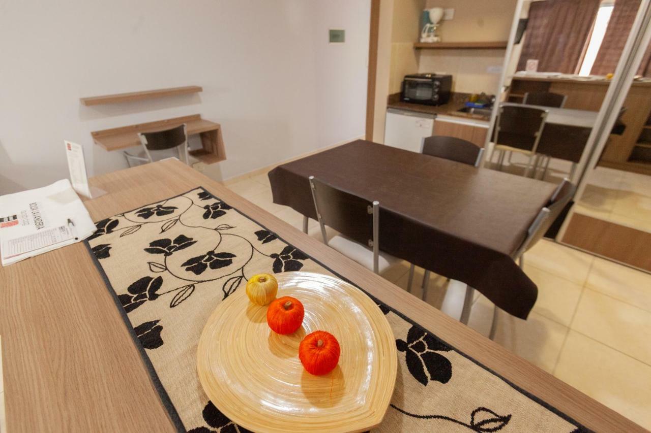 Apart Hotel Rivadavia 815 네우퀜 외부 사진