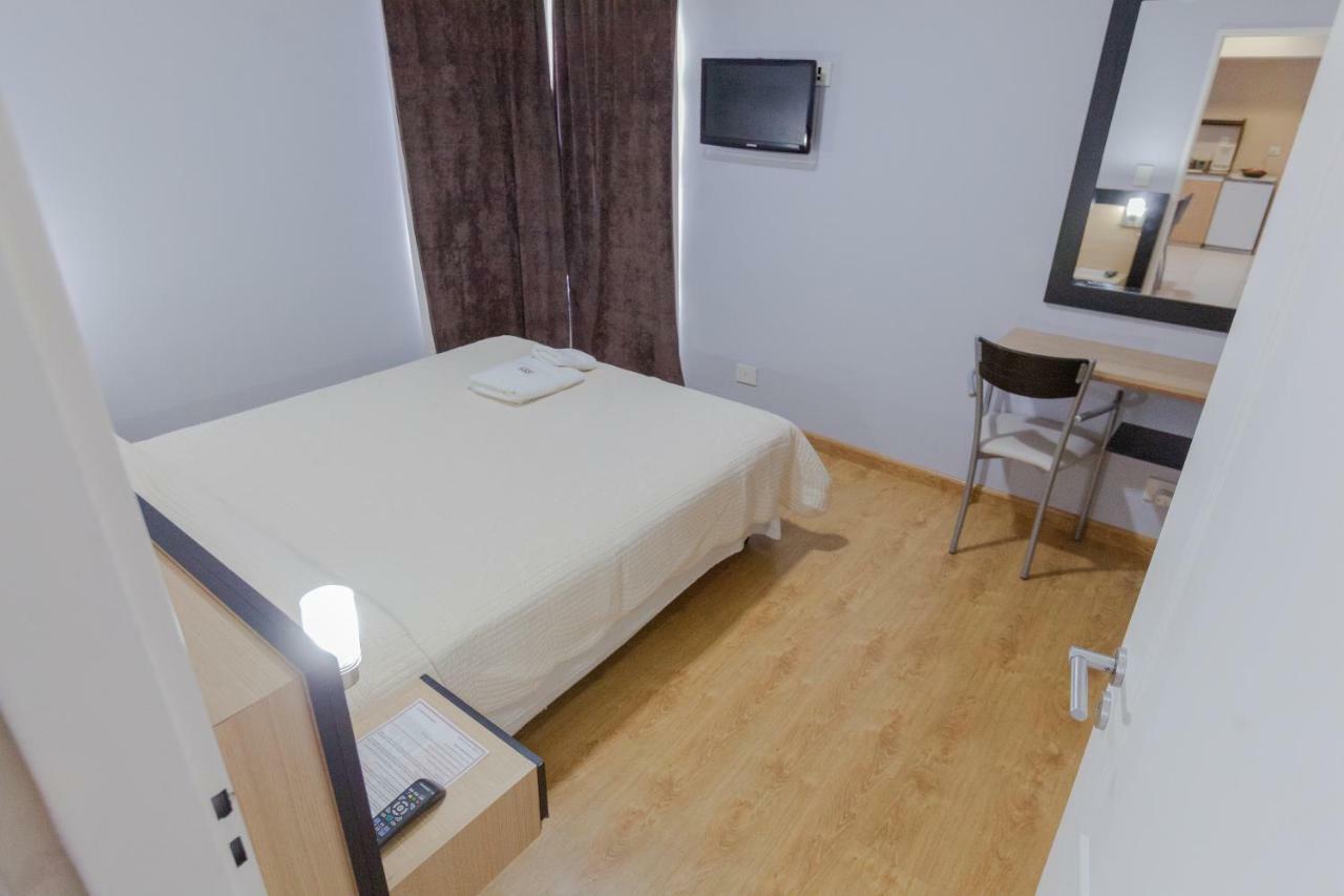 Apart Hotel Rivadavia 815 네우퀜 외부 사진