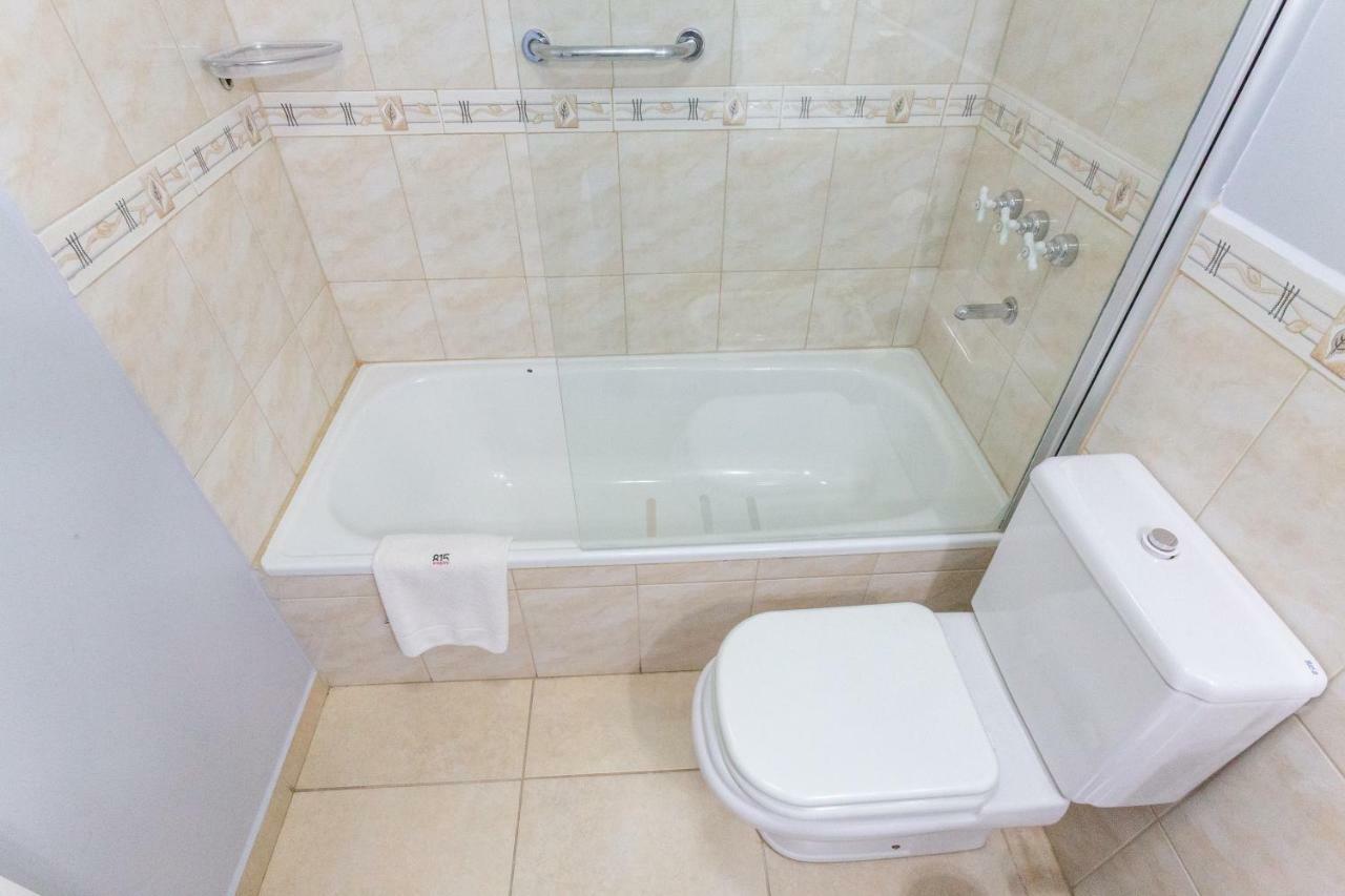 Apart Hotel Rivadavia 815 네우퀜 외부 사진