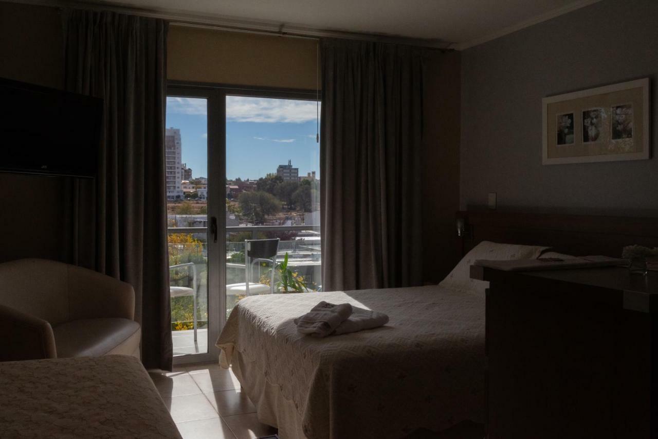 Apart Hotel Rivadavia 815 네우퀜 외부 사진