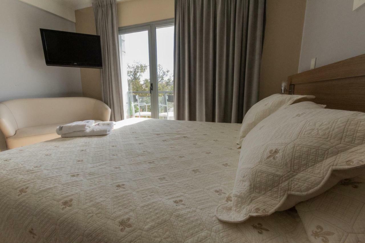 Apart Hotel Rivadavia 815 네우퀜 외부 사진